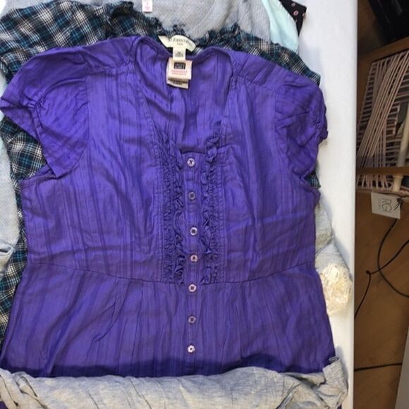 💜 8-Pack Women’s Tops XS–M | Mixed Brands | Great for Resale or Everyday Wear - Picture 11 of 16